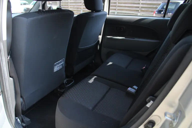 Daihatsu Sirion 2 1.0-12V Premium 70PK Elektrische Ramen Voor en Achter, afbeelding 15