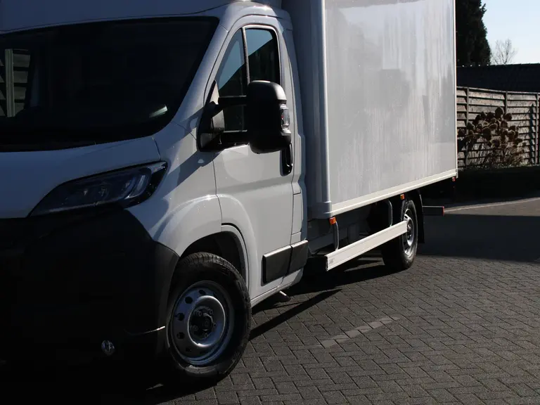 Peugeot Boxer Citybox 2.2 BlueHDi 140PK EAT8 Automaat L3 3.5t Navigatie, LED Koplampen, Laadklep, Draadloze Telefoonlader, Camera Achter afbeelding 2