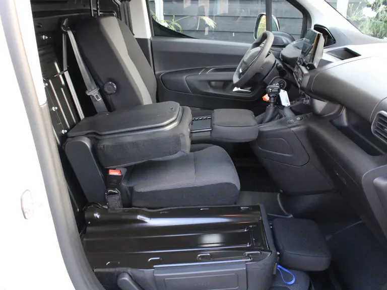Peugeot Partner 1.5 BlueHDi 100PK S&S L1 Navigatie, Achteruitrijcamera, Trekhaak, Dab, Bluetooth, Parkeersensoren voor & achter afbeelding 37