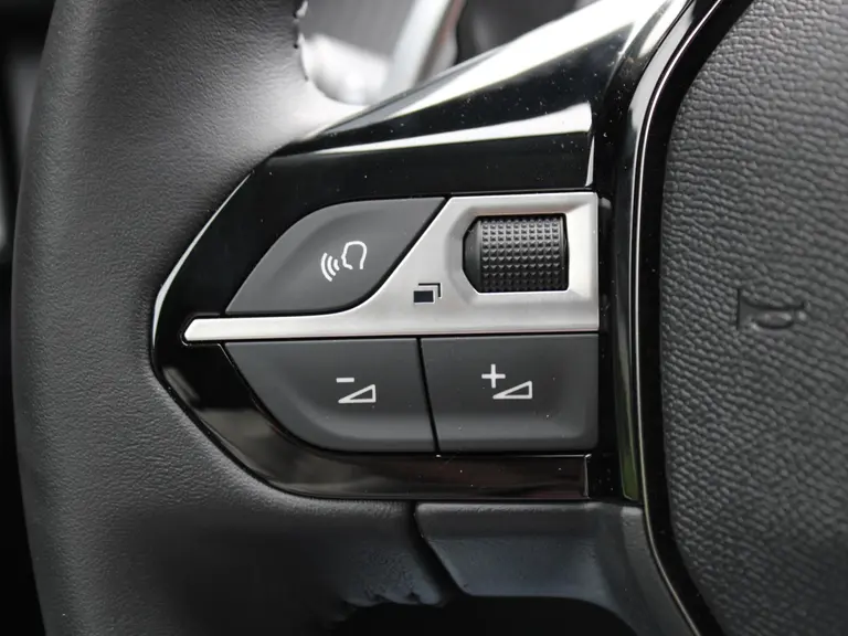 Peugeot 208 Allure Hybrid 100PK e-DCS6 Automaat Navigatie, Parkeerhulp voor & achter, Camera achter, Climate Control afbeelding 39