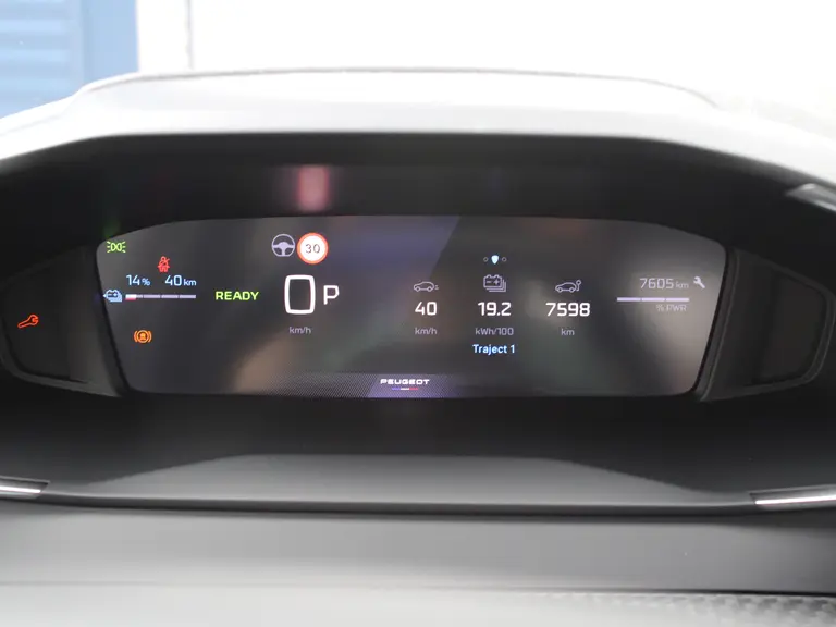 Peugeot e-208 Allure 51 kWh 156PK Navigatie, Rondomzichtcamera, Parkeersensoren, Apple Carplay, Android Auto afbeelding 18