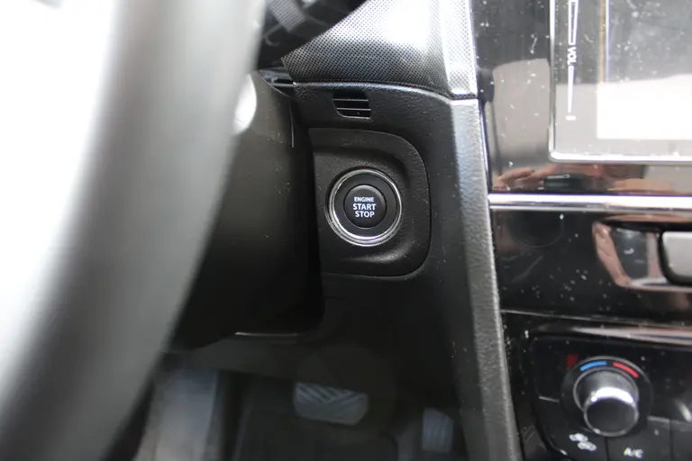 Suzuki Vitara 1.5 Hybrid Style, Automaat, 1e Eig. met All-Seasonbanden, Panoramadak, Navigatie, Parkeersensoren en Dealer onderhouden! afbeelding 24