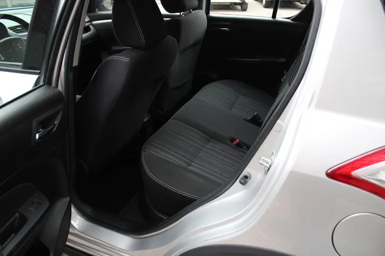 Suzuki Swift 1.2 Bandit EASSS ,Cruise-Control, 1e Eigenaar en Dealer onderhouden! afbeelding 11
