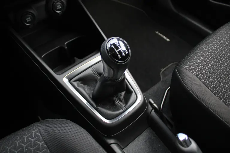 Suzuki Swift 1.2 Stijl 90PK Smart Hybrid Adaptieve Cruise Control, Stoelverwarming, Airco Automatisch, Achteruitrijcamera, Navigatie afbeelding 22