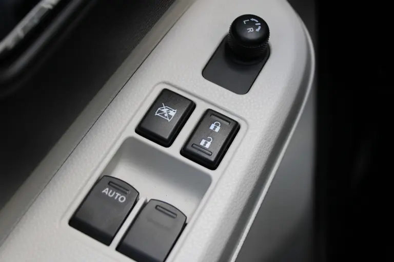 Suzuki Ignis 1.2 Select, met Dakspoiler en Dealer Onderhouden! Achteruitrijcamera en hoge instap! afbeelding 28