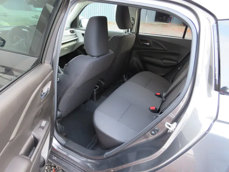 Suzuki Swift 1.2 Select Smart Hybrid, Automaat en 17 inch velgen! DEMOVOORDEEL, met Camera en Parkeersensoren afbeelding 11