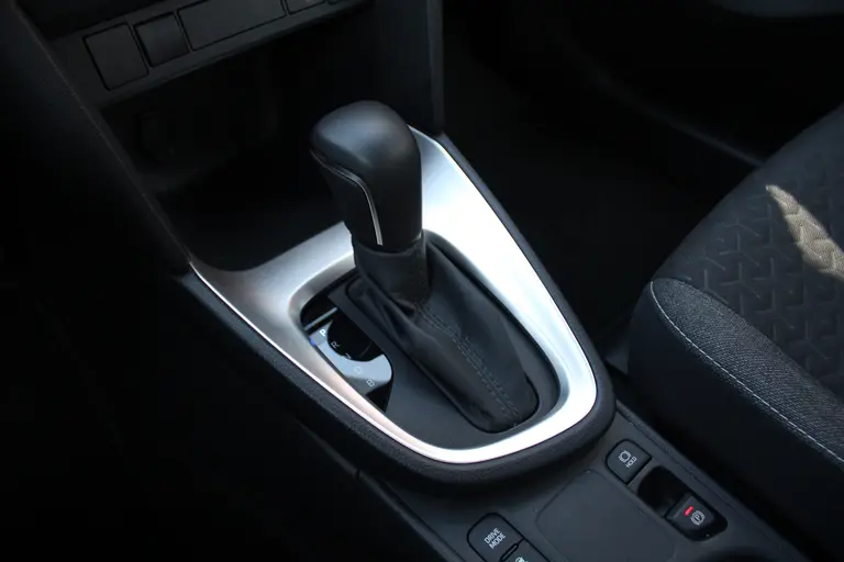 Toyota Yaris Cross 1.5 Hybrid Dynamic Automaat Achteruitrijcamera, Bluetooth, Airco Automatisch, Cruise Control Adaptief, Navigatie afbeelding 22