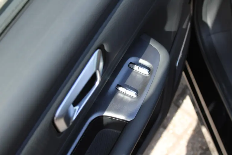 Jaecoo 7 PHEV Exclusive PRIVATE LEASE € 519,-  Automaat, Schuif-Kanteldak, 1500 KG trekgewicht, Navigatie, 19" LM velgen, Elektrische achterklep, Luxe lederen bekleding, 7 jaar garantie afbeelding 12
