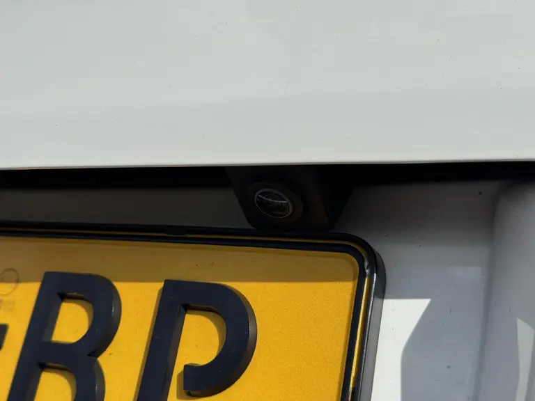 Citroën C3 Shine 1.2 PureTech 82PK Navigatie, Achteruitrijcamera, Keyless, Stoelverwarming, Parkeersensoren afbeelding 12
