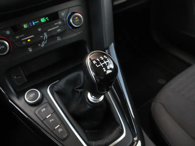Ford FOCUS Wagon 1.0 Titanium 125PK Navigatie, Camera, Trekhaak afbeelding 22