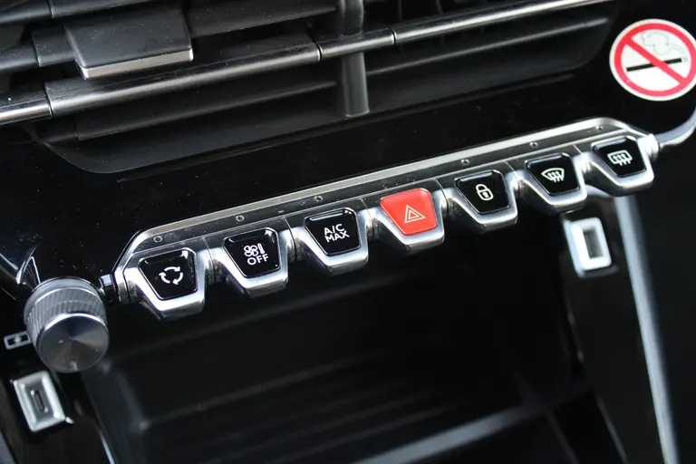Peugeot 208 1.2 PureTech Active Pack 75pk, Applecarpl./Andr. Auto, Airco, Navigatie, Parkeersensor achter afbeelding 23