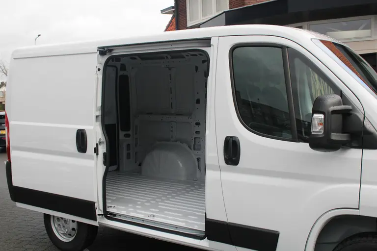 Citroën Jumper 2.2 BlueHDi 120 L1H1 3.0t Cruise Control, Leder Stuurwiel, Climate Control, Audio/Bluetooth, Parkeerhulp achter . afbeelding 8