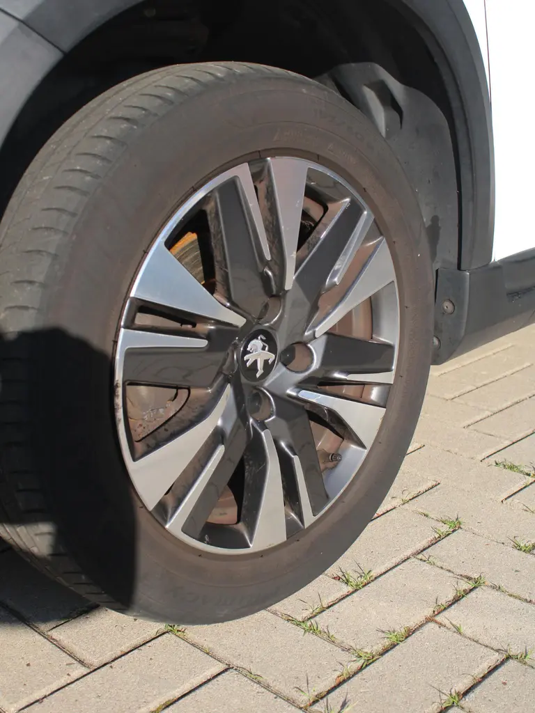 Peugeot 2008 1.2 PureTech 110PK GT-line afbeelding 4