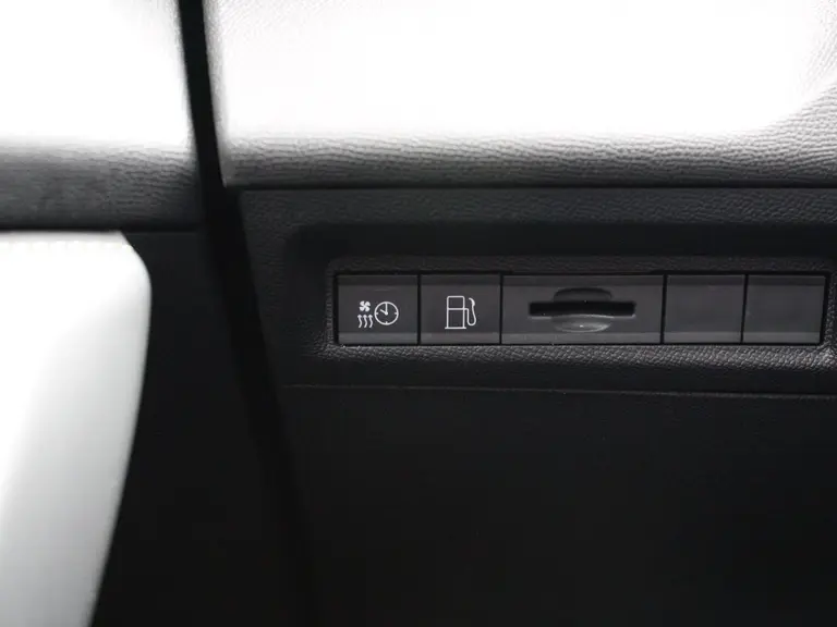 Peugeot 308 GT Pack Business 1.6 HYbrid 180PK EAT8 Automaat ,Leder, Panoramadak, Navigatie, Rondomzichtcamera, Keyless, Stuurwielverwarming afbeelding 21