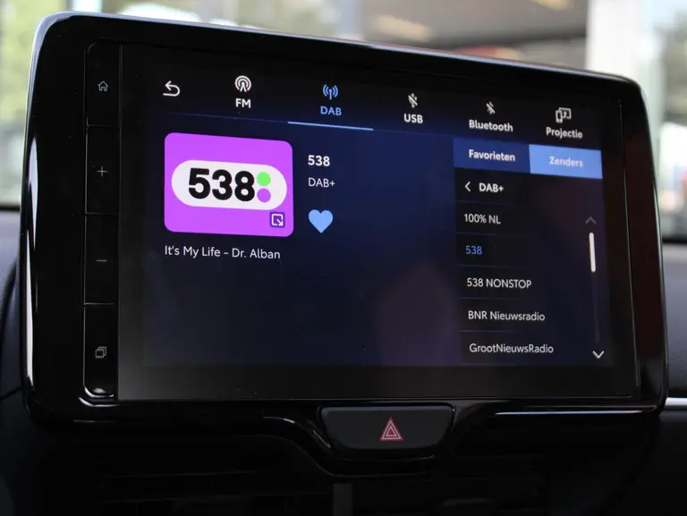 Toyota Yaris 1.5 Hybrid 115 Comfort Adaptieve Cruise en Climate Control, Carplay/Android Auto afbeelding 17