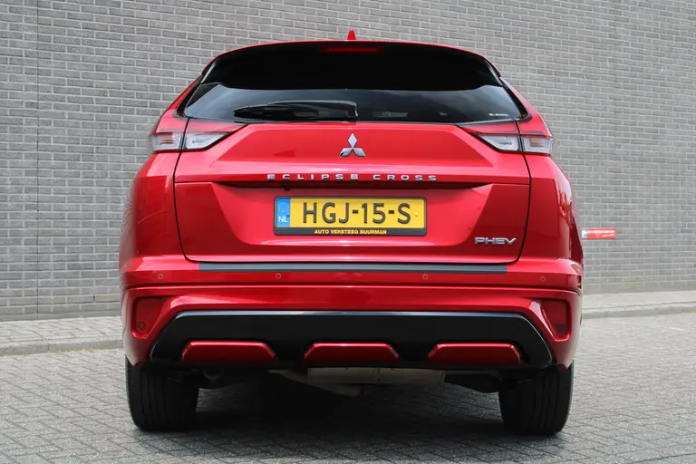 Mitsubishi Eclipse Cross 2.4 PHEV Instyle Nu met gratis trekhaak! Automaat, Lederen bekleding, Applecarpl./Andr. Auto Trekgewicht 1.500 KG. afbeelding 6