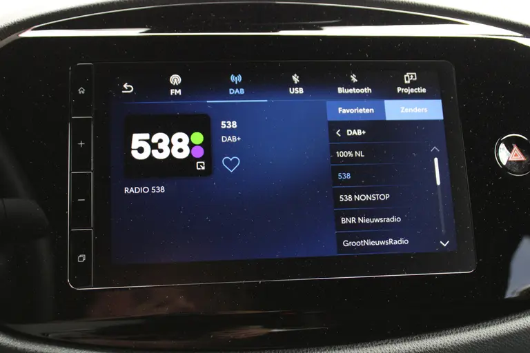 Toyota Aygo X 1.0 VVT-i S-CVT Pulse Automaat Achteruitrijcamera, Parkeersensoren Voor en Achter, Cruise Control Adaptief, Stoelverwarming afbeelding 24