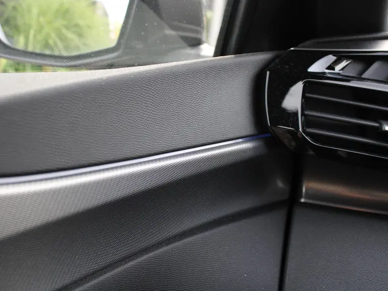Peugeot e-308 SW GT 54 kWh 156PK Navigatie, Achteruitrijcamera, Stoel en Stuurverwarming, Parkeersensoren Voor & Achter afbeelding 36
