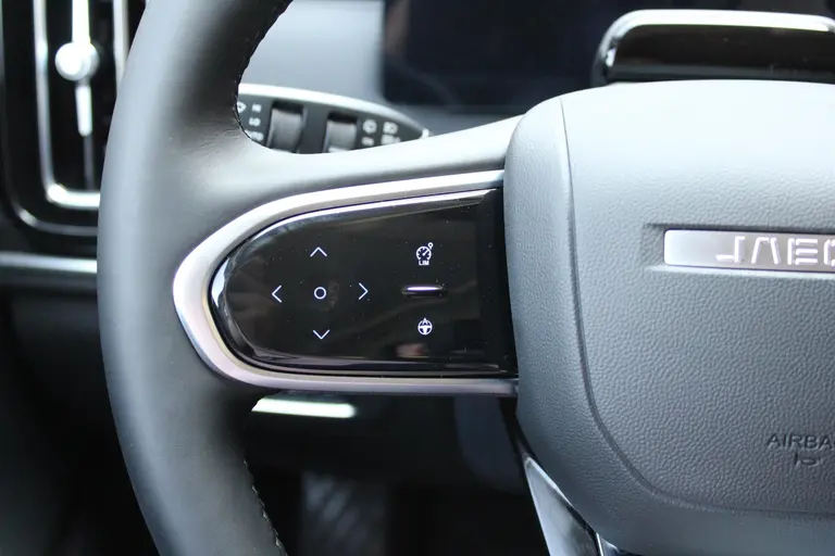 Jaecoo 7 PHEV Exclusive *Meer informatie volgt Jaecoo 7 Exclusive Automaat, Schuif-Kanteldak, 1500 KG trekgewicht, Navigatie, 19" LM velgen, Elektrische achterklep, Luxe lederen bekleding, 7 jaar garantie afbeelding 23