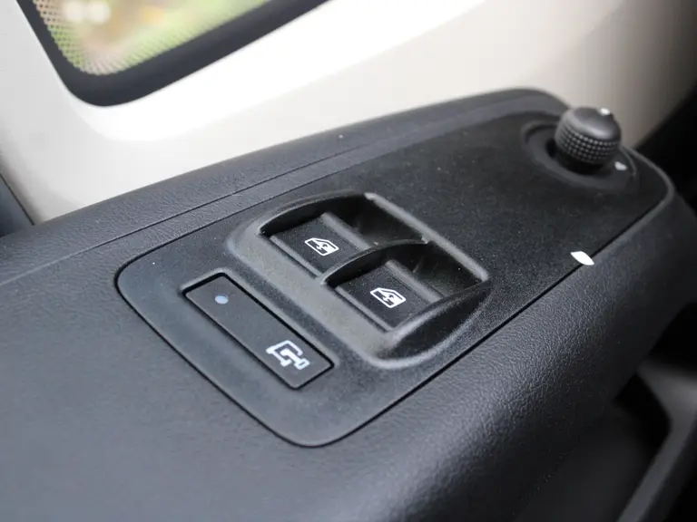 Citroën Jumper 2.2 BlueHDi 140PK L2H2 3.5t EAT8 Automaat Navigatie, Achteruitrijcamera, Trekhaak, Climate Control, Apple Carplay, Android Auto afbeelding 16