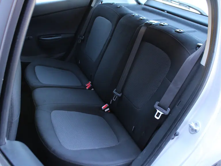 Hyundai i20 1.2i i-Motion 5-Deurs Afneembare Trekhaak, Airco, Parkeersensoren Achter, Radio/CD Speler afbeelding 7