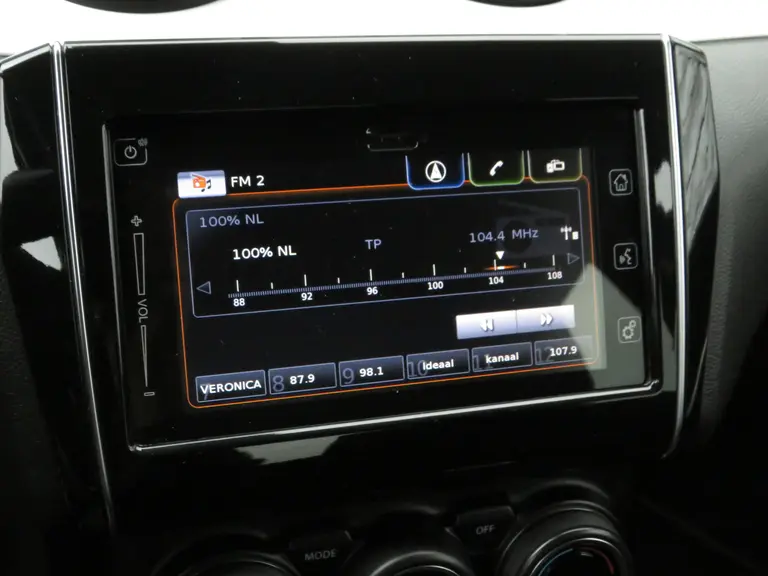 Suzuki Swift 1.0 Stijl Smart Hybrid Turbo, Trekhaak, 17 inch, Achteruitrijcamera, Carplay en Dealer onderhouden! afbeelding 15