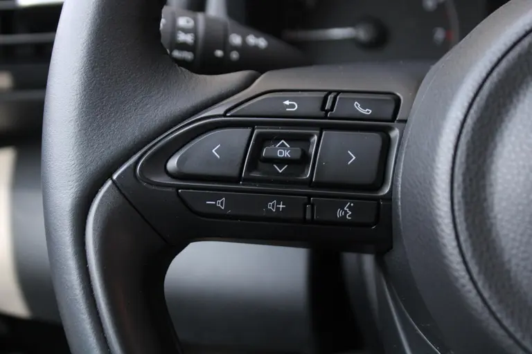 Toyota Yaris 1.0 VVT-i Active Achteruitrijcamera, Bluetooth, Cruise Control Adaptief, Airco afbeelding 26