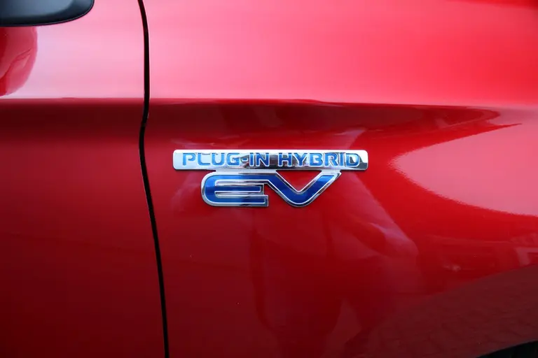 Mitsubishi Outlander 2.4 PHEV Intense+ Cruise/Climate control, Apple carplay/Android auto, Camera, Stoelverwarming, 18"LM velgen, afbeelding 29