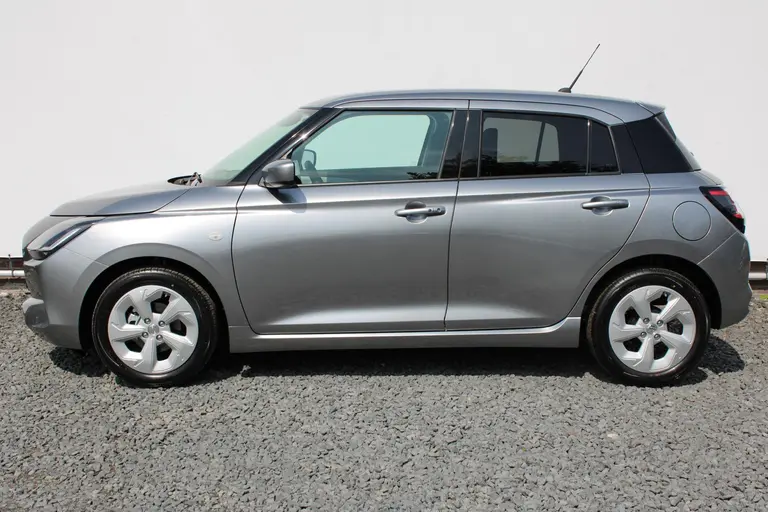 Suzuki Swift 1.2 Select Smart Hybrid, Automaat, NIEUW met 6 Draadloos Applecarplay, Cruise-Control en Parkeersensoren afbeelding 2