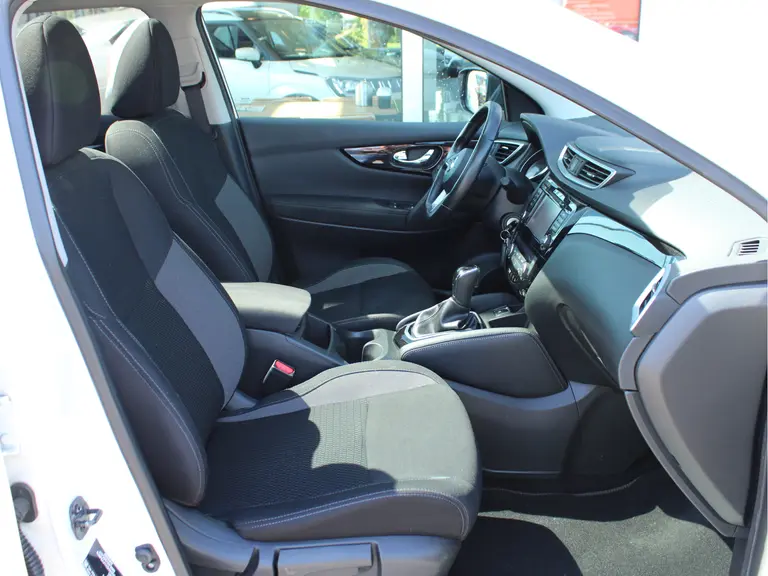 Nissan QASHQAI 1.2 N-Connecta Trekhaak, Panoramadak, Cruise control, Climate control, Parkeercamera afbeelding 8