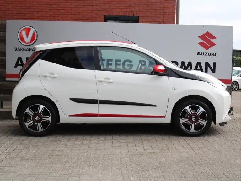 Toyota Aygo 1.0 VVT-i x-pose 70PK Automaat Vouwdak Elektrisch, Navigatie, Climate Control, Carplay/Android Auto afbeelding 16