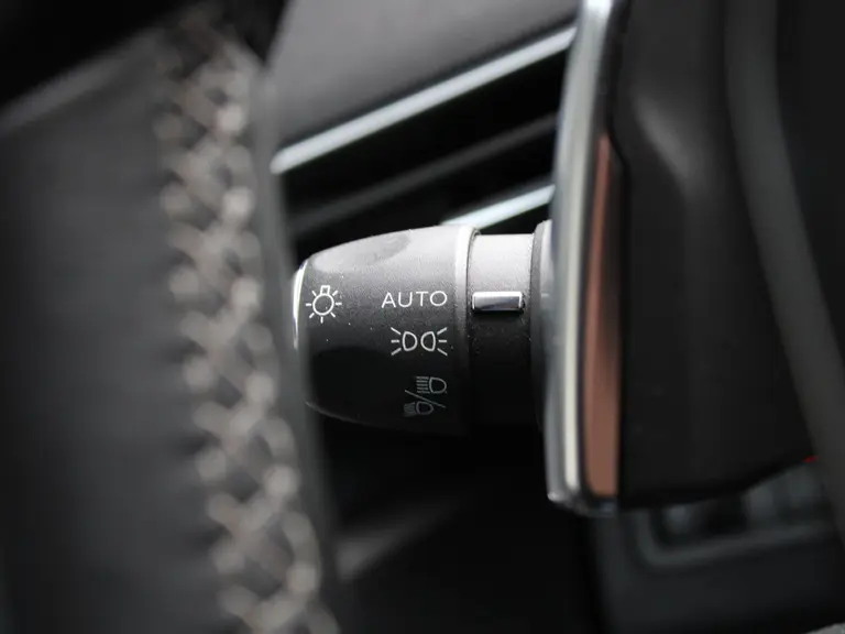 Peugeot 3008 Allure 1.2 PureTech 130PK EAT8 Automaat Navigatie, Achteruitrijcamera, Keyless, Elektrische Achterklep, Perkeersensoren afbeelding 22