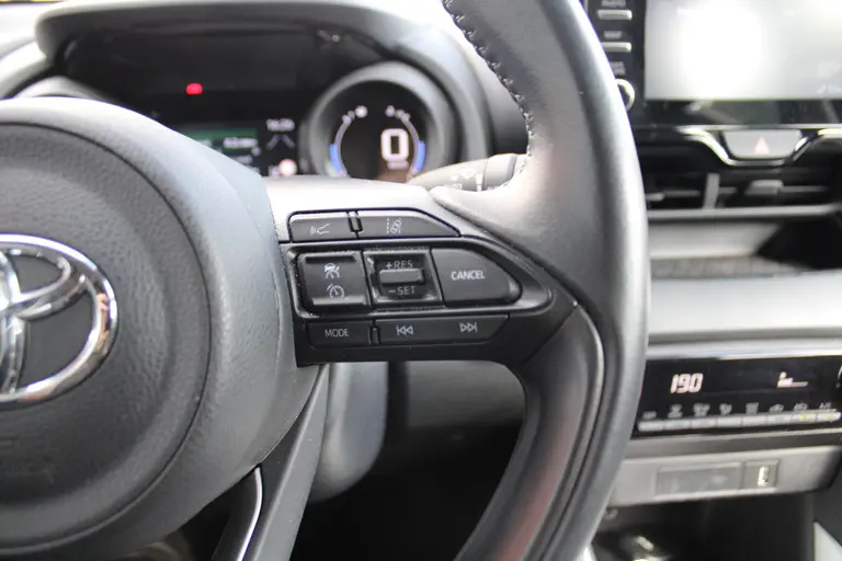 Toyota Yaris 1.5 Hybrid Dynamic Cruise Control Adaptief, achteruitrijcamera, Keyless Entry afbeelding 29