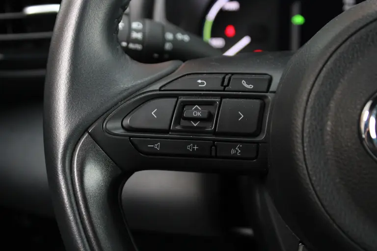 Toyota Yaris Cross 1.5 Hybrid Dynamic Navigatie, Achteruitrijcamera, Climate Control, Bluetooth afbeelding 26