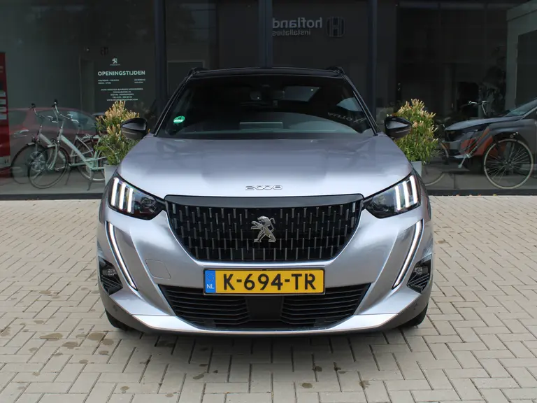 Peugeot 2008 1.2 PureTech 130PK EAT8 GT Pack Camera, Trekhaak, Dode hoekbewaking, Keyless entry afbeelding 4