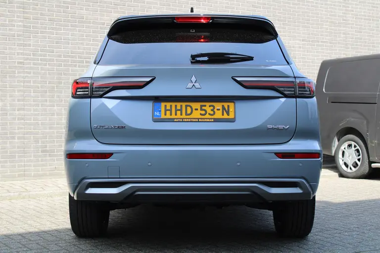 Mitsubishi Outlander 2.4 PHEV Instyle+ Lederen interieur, Elek.glazen panoramadak, Massage stoelen, 20" LM velgen, afbeelding 7