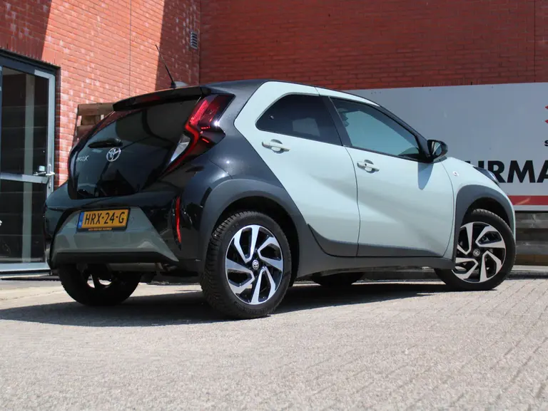 Toyota Aygo X 1.0 VVT-i S-CVT Pulse Airco Automatisch, Cruise Control Adaptief, Achteruitrijcamera, Apple Carplay/Android Auto afbeelding 8
