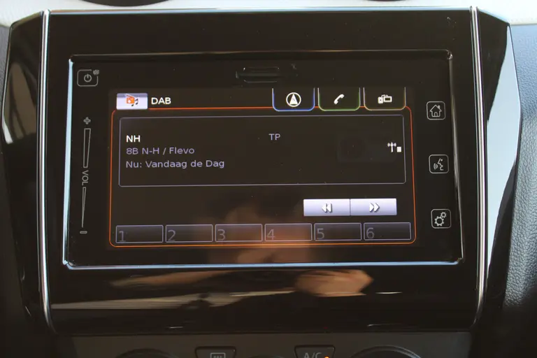 Suzuki Swift 1.2 Select Carplay/Android Auto, Achteruitrijcamera, Stoelverwarming, DAB Radio, Airco afbeelding 21