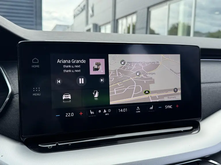 Skoda Octavia Combi Sport Business 1.5 e-TSI 150PK DSG7 Automaat Navigatie, Keyless, Achteruitrijcamera, Elektrische Kofferbak, Apple Carplay, Android Auto afbeelding 26