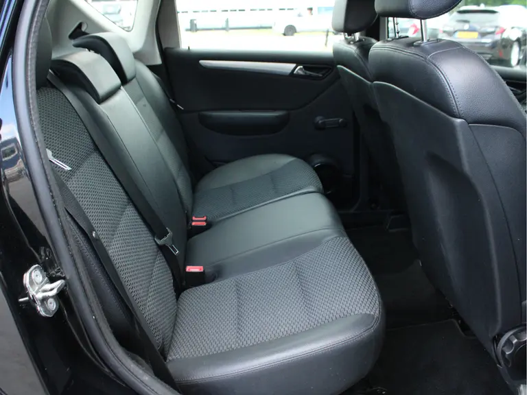 Mercedes-Benz A-Klasse 160 Business Class Avantgarde Automaat Trekhaak, Cruise Control, Airco afbeelding 31