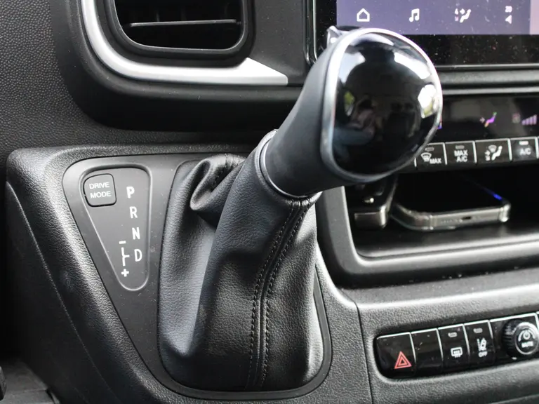 Citroën Jumper 2.2 BlueHDi 140PK L2H2 3.5t EAT8 Automaat Navigatie, Achteruitrijcamera, Trekhaak, Climate Control, Apple Carplay, Android Auto afbeelding 23
