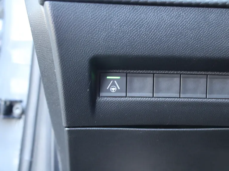 Peugeot 208 GT 1.2 Hybrid 145PK e-DCS6 Automaat Navigatie, Rondomzichtcamera, Keyless, Massage, Stoelverwarming, Parkeersensoren afbeelding 20