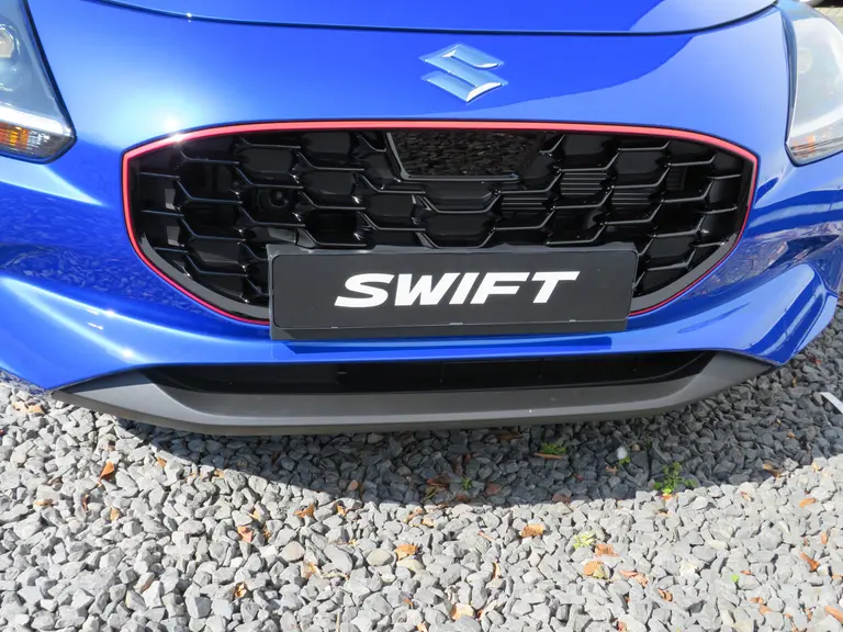 Suzuki Swift 1.2 Select Smart Hybrid, SPECIALE JUBILEUM EDITION!! 17 inch LM-Velgen, Stripingpakket en Shark Fin Antenne afbeelding 34