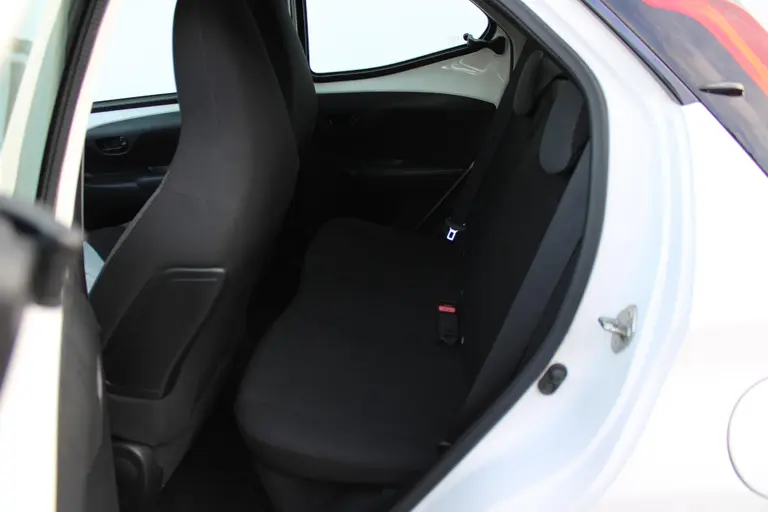 Toyota Aygo 1.0 VVT-i x-fun Bluetooth, Elektrische Ramen, Airco afbeelding 6