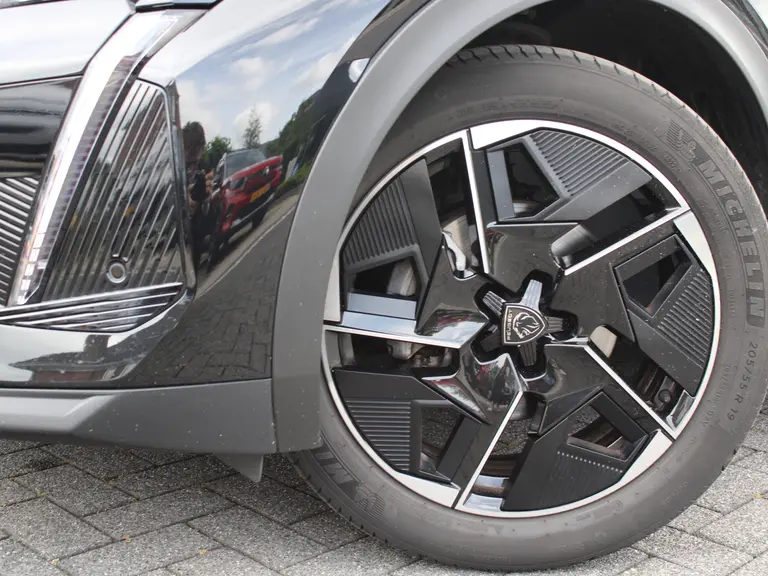 Peugeot 408 GT 1.2 PureTech 130PK EAT8 Automaat Navigatie, Rondomzichtcamera, Stoelverwarmig, Massage, Stuurverwarming, Panoramadak, Trekhaak afbeelding 2