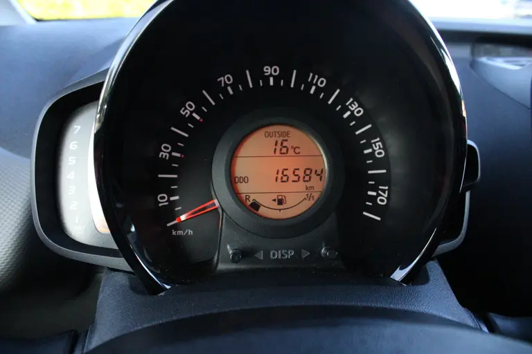 Peugeot 108 Allure 1.0 e-VTi 72PK 5DRS Climate control, Dimlicht Automatisch, Apple Carplay, Android Auto afbeelding 30