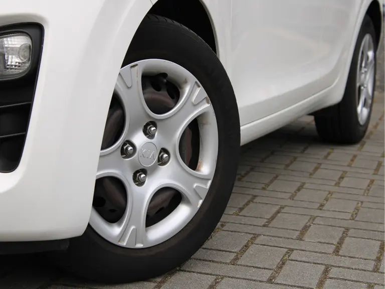 Kia Picanto 1.0 CVVT EconomyPlusLine Bluetooth, Radio, Airco, Elektrische Ramen Voor afbeelding 2
