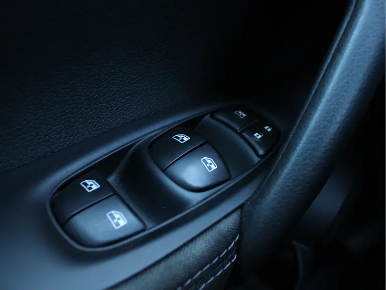 Nissan QASHQAI 1.2 N-Connecta Trekhaak, Panoramadak, Cruise control, Climate control, Parkeercamera afbeelding 16