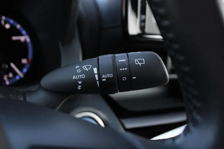Toyota Yaris Cross 1.5 Hybrid Dynamic Automaat Achteruitrijcamera, Bluetooth, Airco Automatisch, Cruise Control Adaptief, Navigatie afbeelding 32
