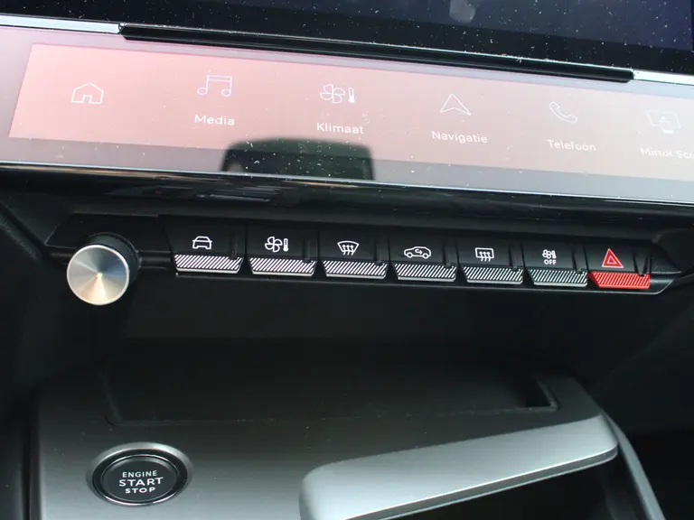 Peugeot e-308 SW GT 54 kWh 156PK Navigatie, Achteruitrijcamera, Stoel en Stuurverwarming, Parkeersensoren Voor & Achter afbeelding 31